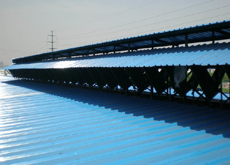 Звукоизоляционные и теплоизолированные полые гофрированные кровельные панели из ПВХ толщиной 9 мм